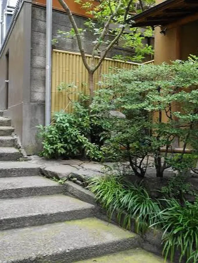 今の猛暑とは違う、とある梅雨が明けた日の神楽坂にて…